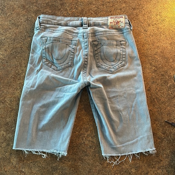 Shorts - Picture 3 of 4